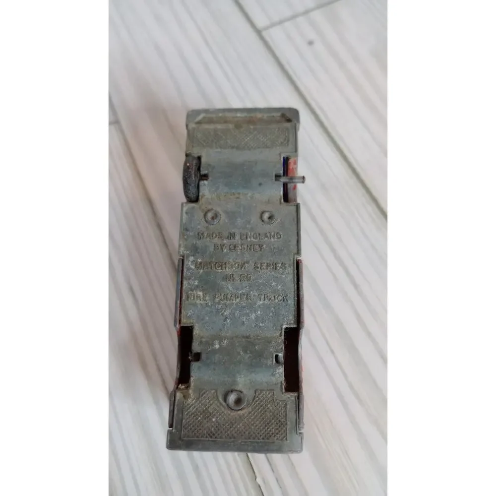 MATCHBOX SERIES NO 29 FIRE PUMPER TRUCK VINTAGE MADE IN ENGLAND **For Restore**